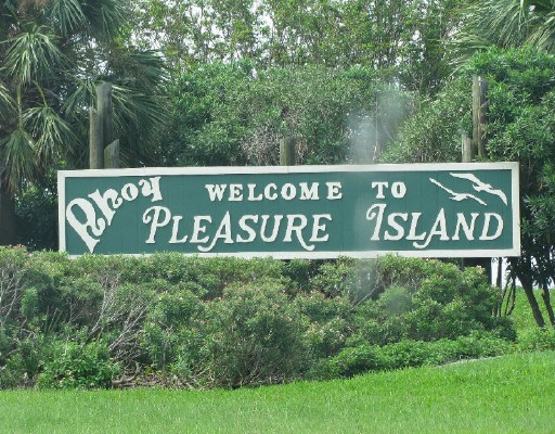 pleasureisland-sign.jpg