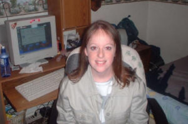 jennifer-desk3.jpg